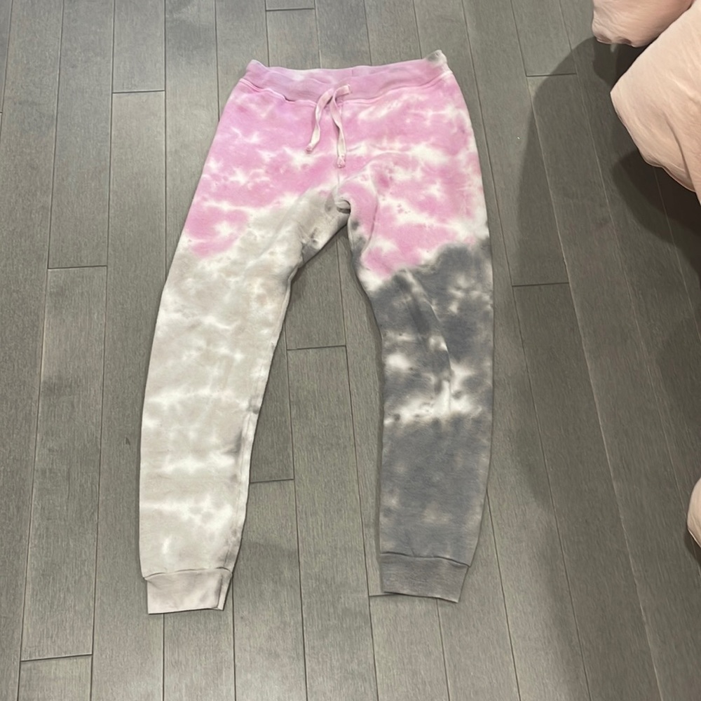 Tie-dye sweatsuit